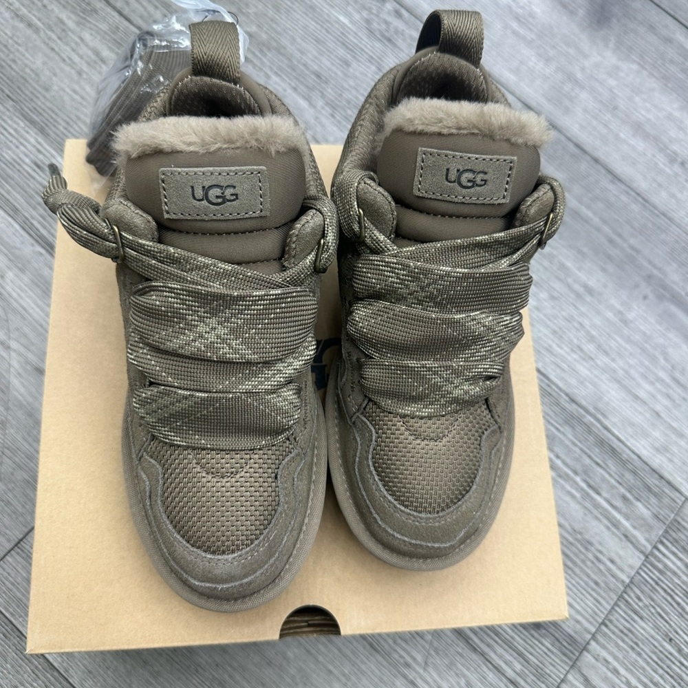 UGG LOWMEL SNEAKERS COLOR HICKORY,BRAND NEW NEVER WORN WITH BOXES - Picture 2 of 4